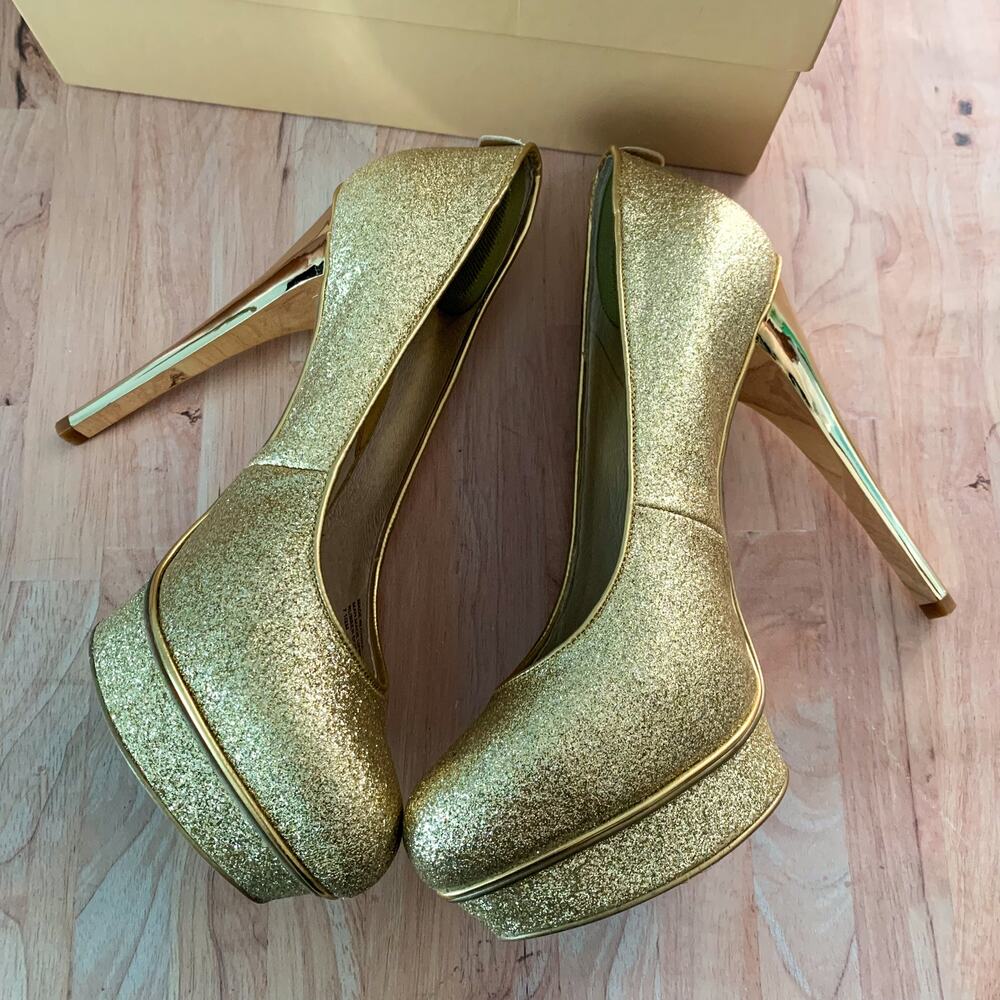 MICHAEL Michael Kors Gold Gideon Pump